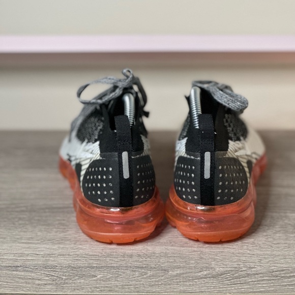 Nike Air VaporMax Flyknit Womens Size 9.5 - Picture 4 of 5